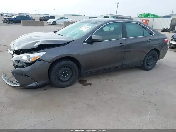 4T1BF1FK3HU368873 2017 TOYOTA CAMRY - Image 2