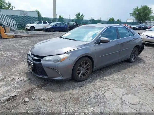 4T1BF1FK3HU371658 2017 TOYOTA CAMRY - Image 2