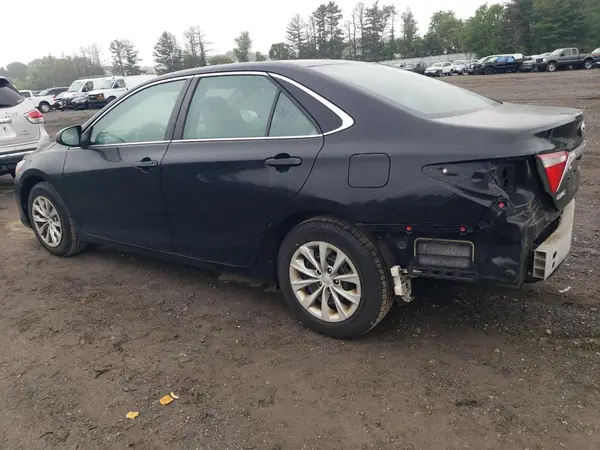 4T1BF1FK3HU372082 2017 TOYOTA CAMRY - Image 2