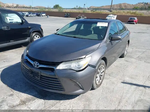 4T1BF1FK3HU373541 2017 TOYOTA CAMRY - Image 2