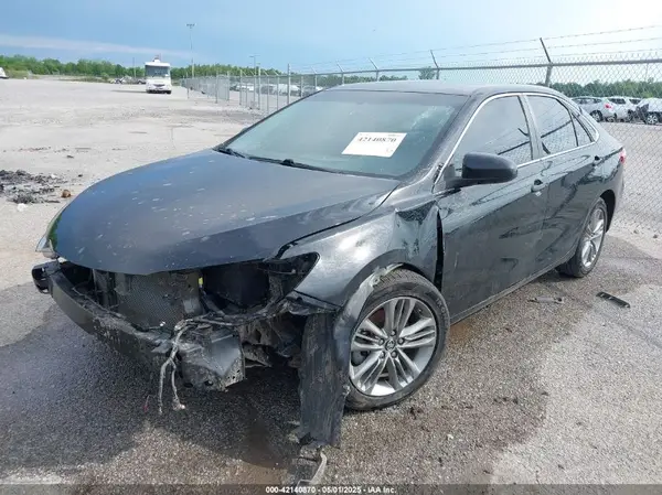 4T1BF1FK3HU374253 2017 TOYOTA CAMRY - Image 2