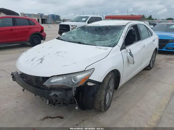 4T1BF1FK3HU374558 2017 TOYOTA CAMRY - Image 2