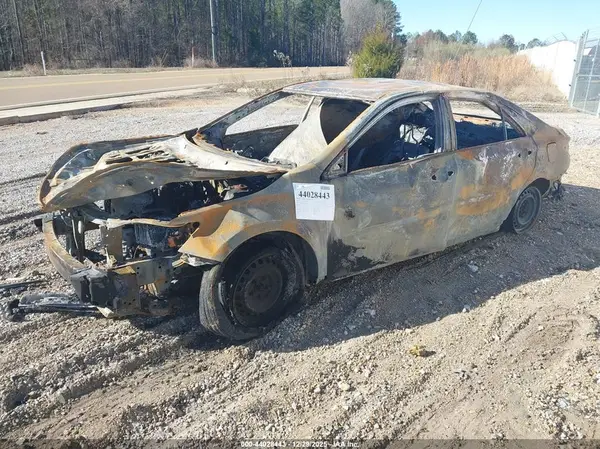 4T1BF1FK3HU377119 2017 TOYOTA CAMRY - Image 2