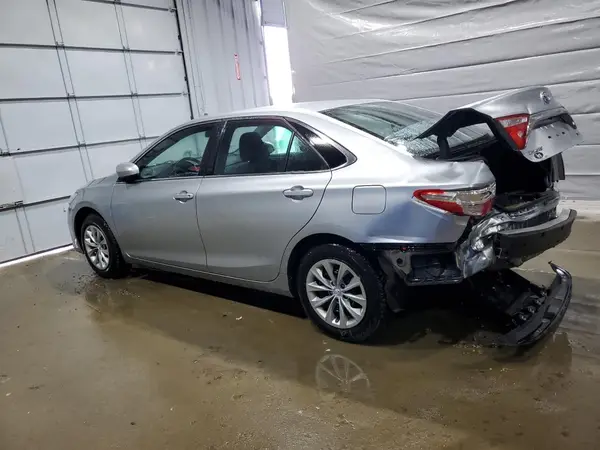 4T1BF1FK3HU378612 2017 TOYOTA CAMRY - Image 2