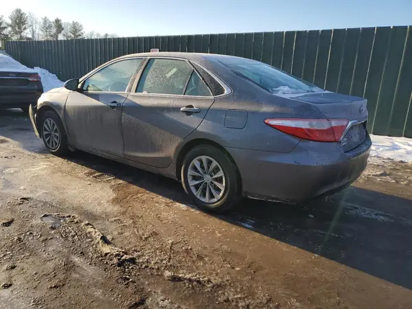 4T1BF1FK3HU379498 2017 TOYOTA CAMRY - Image 2