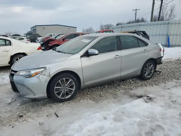 4T1BF1FK3HU379520 2017 TOYOTA CAMRY - Image 1