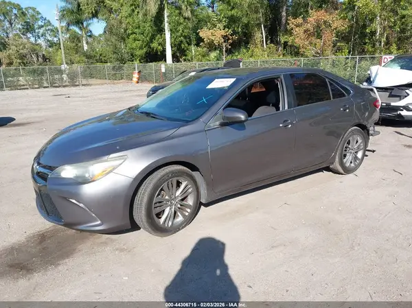 4T1BF1FK3HU381610 2017 TOYOTA CAMRY - Image 2
