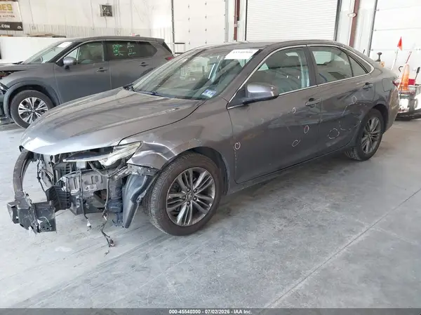 4T1BF1FK3HU382322 2017 TOYOTA CAMRY - Image 2