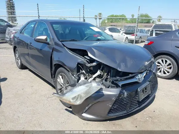 4T1BF1FK3HU382840 2017 TOYOTA CAMRY - Image 1