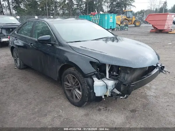 4T1BF1FK3HU384989 2017 TOYOTA CAMRY - Image 1