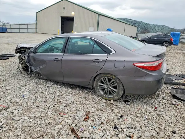 4T1BF1FK3HU386158 2017 TOYOTA CAMRY - Image 2