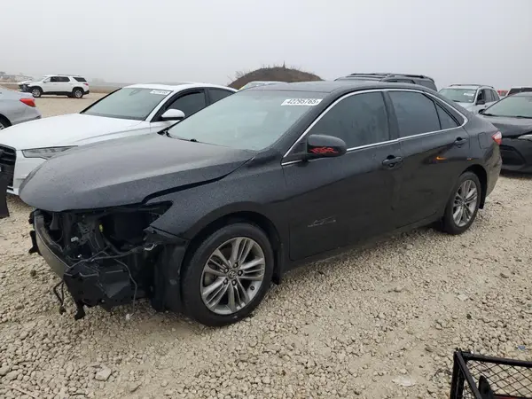 4T1BF1FK3HU387956 2017 TOYOTA CAMRY - Image 1