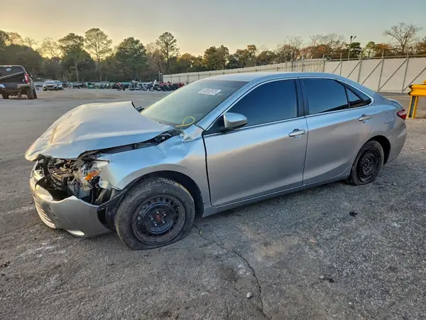 4T1BF1FK3HU388508 2017 TOYOTA CAMRY - Image 1