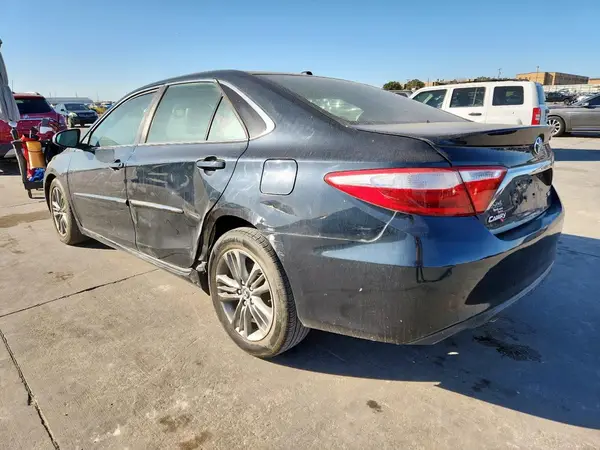 4T1BF1FK3HU388802 2017 TOYOTA CAMRY - Image 2