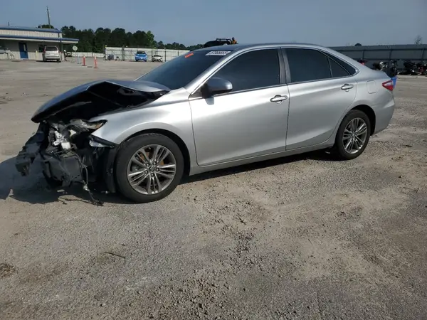 4T1BF1FK3HU389061 2017 TOYOTA CAMRY - Image 1