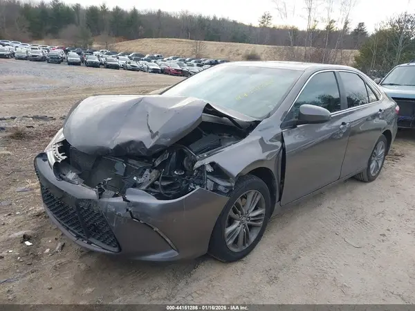 4T1BF1FK3HU390159 2017 TOYOTA CAMRY - Image 2