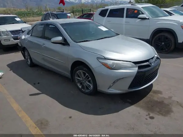 4T1BF1FK3HU390453 2017 TOYOTA CAMRY - Image 1