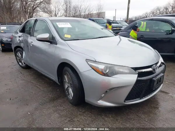 4T1BF1FK3HU391067 2017 TOYOTA CAMRY - Image 1