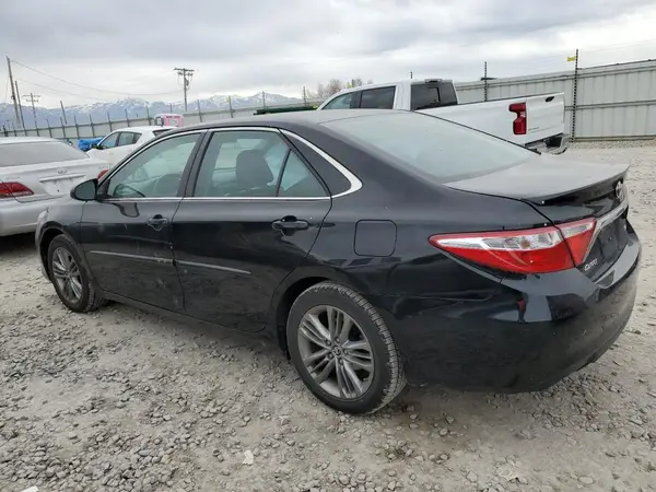 4T1BF1FK3HU393000 2017 TOYOTA CAMRY - Image 2
