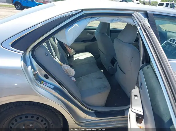 4T1BF1FK3HU393997 2017 TOYOTA CAMRY - Image 8