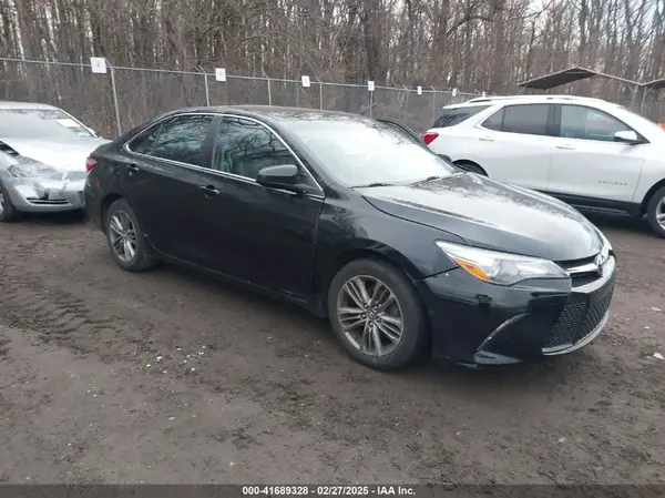 4T1BF1FK3HU395135 2017 TOYOTA CAMRY - Image 1