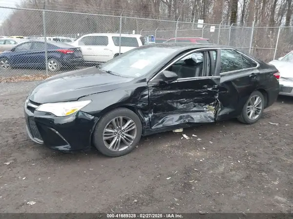 4T1BF1FK3HU395135 2017 TOYOTA CAMRY - Image 2