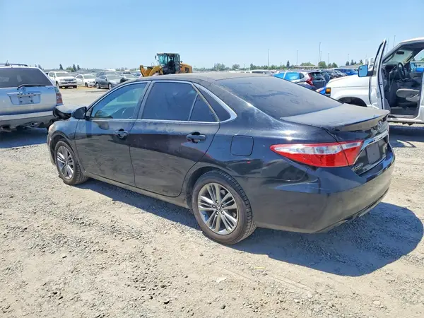 4T1BF1FK3HU395555 2017 TOYOTA CAMRY - Image 2