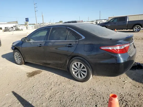 4T1BF1FK3HU396799 2017 TOYOTA CAMRY - Image 2