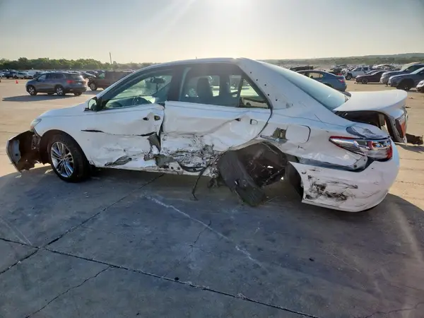 4T1BF1FK3HU397208 2017 TOYOTA CAMRY - Image 2