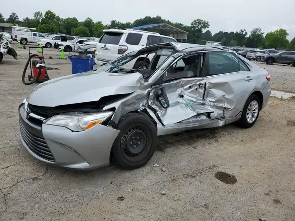 4T1BF1FK3HU399167 2017 TOYOTA CAMRY - Image 1