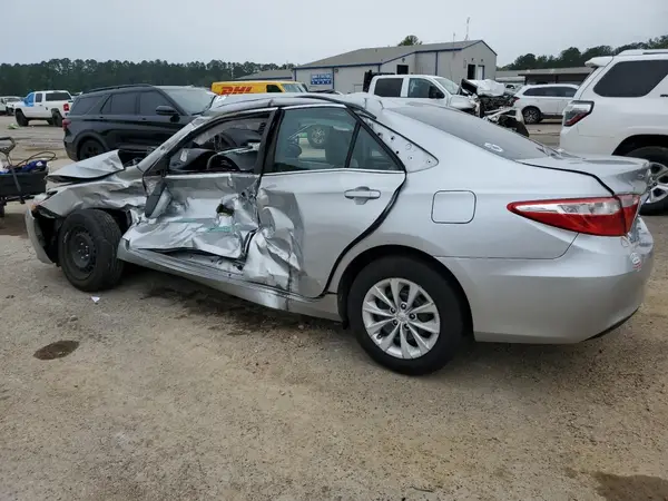 4T1BF1FK3HU399167 2017 TOYOTA CAMRY - Image 2