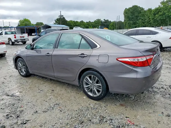 4T1BF1FK3HU399458 2017 TOYOTA CAMRY - Image 2