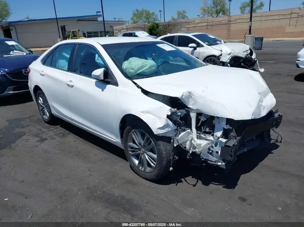 4T1BF1FK3HU401225 2017 TOYOTA CAMRY - Image 1