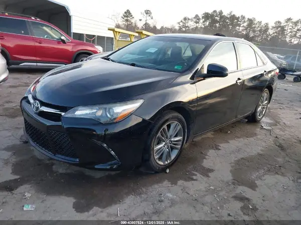 4T1BF1FK3HU402584 2017 TOYOTA CAMRY - Image 2