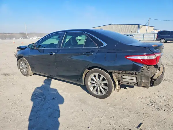 4T1BF1FK3HU403511 2017 TOYOTA CAMRY - Image 2