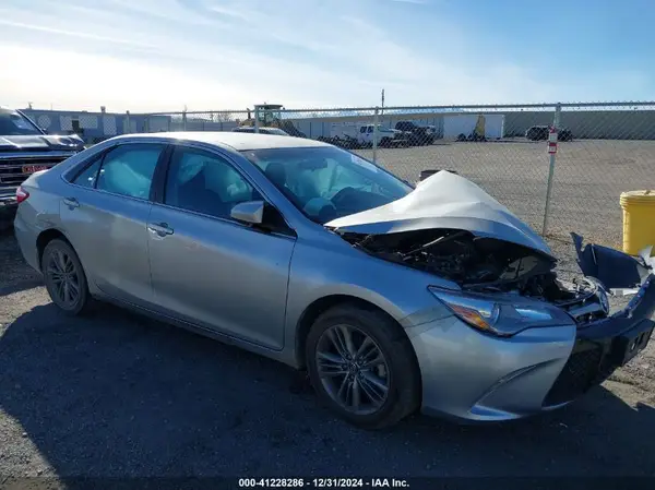 4T1BF1FK3HU404917 2017 TOYOTA CAMRY - Image 1