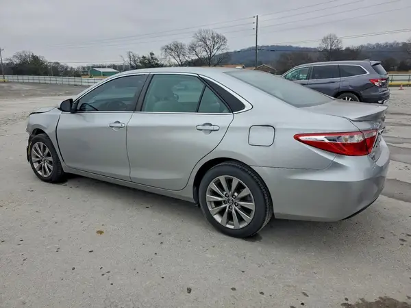 4T1BF1FK3HU410538 2017 TOYOTA CAMRY - Image 2
