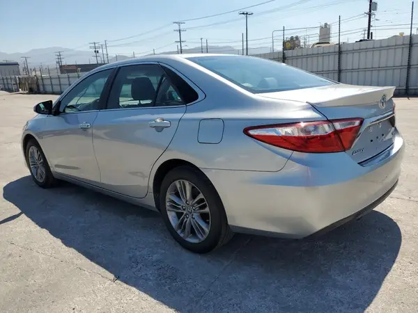 4T1BF1FK3HU411088 2017 TOYOTA CAMRY - Image 2