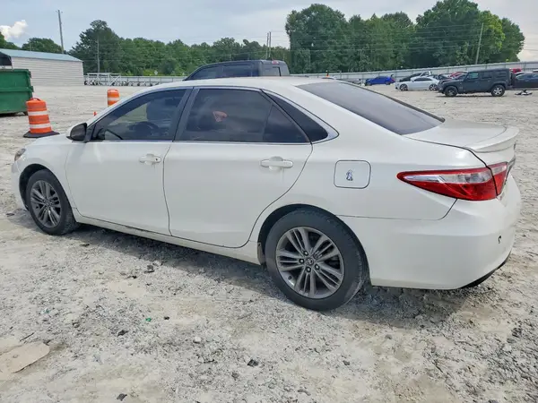 4T1BF1FK3HU413732 2017 TOYOTA CAMRY - Image 2
