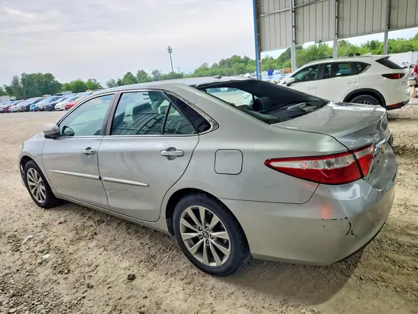 4T1BF1FK3HU415299 2017 TOYOTA CAMRY - Image 2