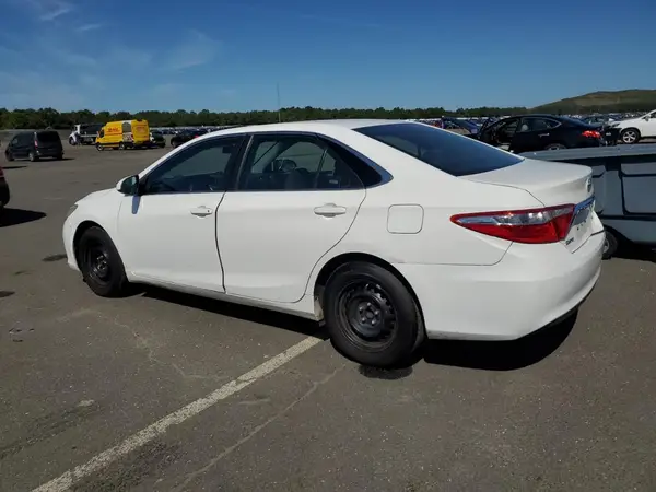 4T1BF1FK3HU416064 2017 TOYOTA CAMRY - Image 2