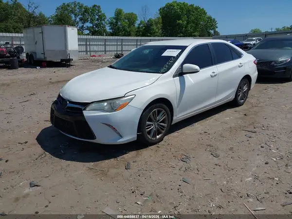 4T1BF1FK3HU416677 2017 TOYOTA CAMRY - Image 2