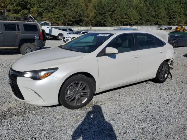 4T1BF1FK3HU417439 2017 TOYOTA CAMRY - Image 1