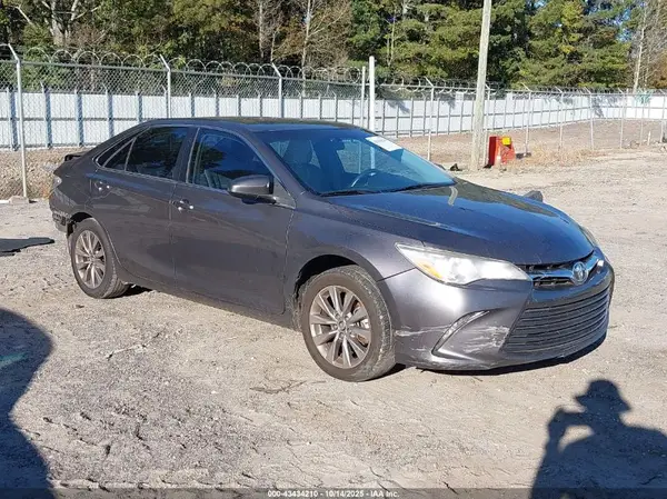 4T1BF1FK3HU418770 2017 TOYOTA CAMRY - Image 1