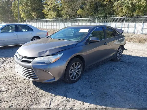 4T1BF1FK3HU418770 2017 TOYOTA CAMRY - Image 2