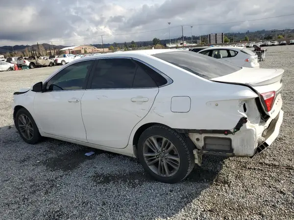 4T1BF1FK3HU423628 2017 TOYOTA CAMRY - Image 2