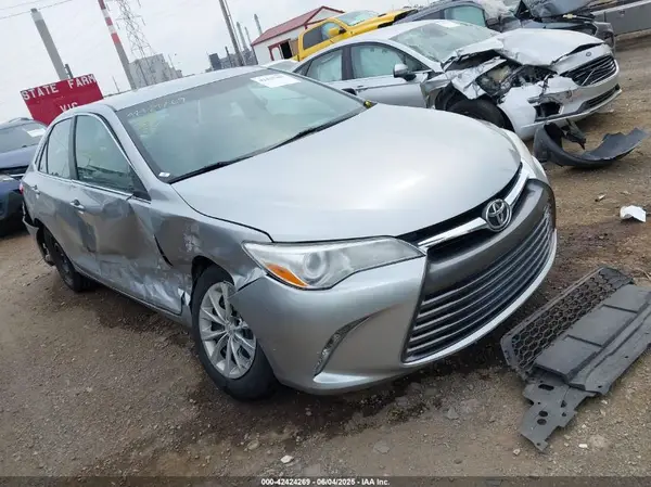 4T1BF1FK3HU423791 2017 TOYOTA CAMRY - Image 1
