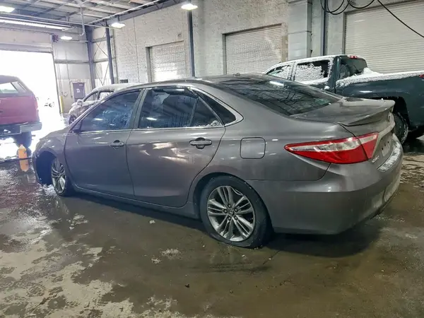 4T1BF1FK3HU423855 2017 TOYOTA CAMRY - Image 2