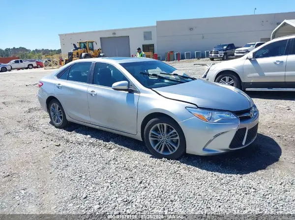 4T1BF1FK3HU424648 2017 TOYOTA CAMRY - Image 1
