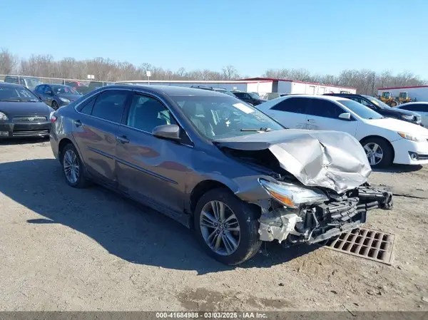 4T1BF1FK3HU424732 2017 TOYOTA CAMRY - Image 1